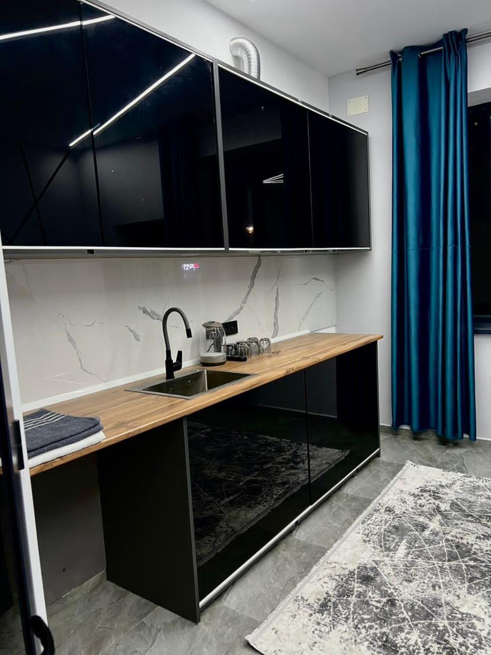 Lumi Hotel Bishkek Ngoại thất bức ảnh