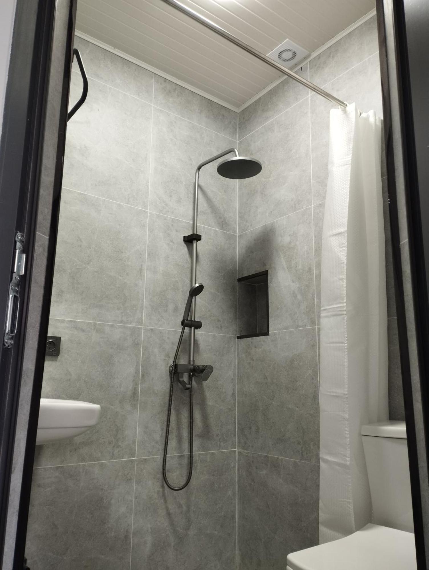 Lumi Hotel Bishkek Ngoại thất bức ảnh