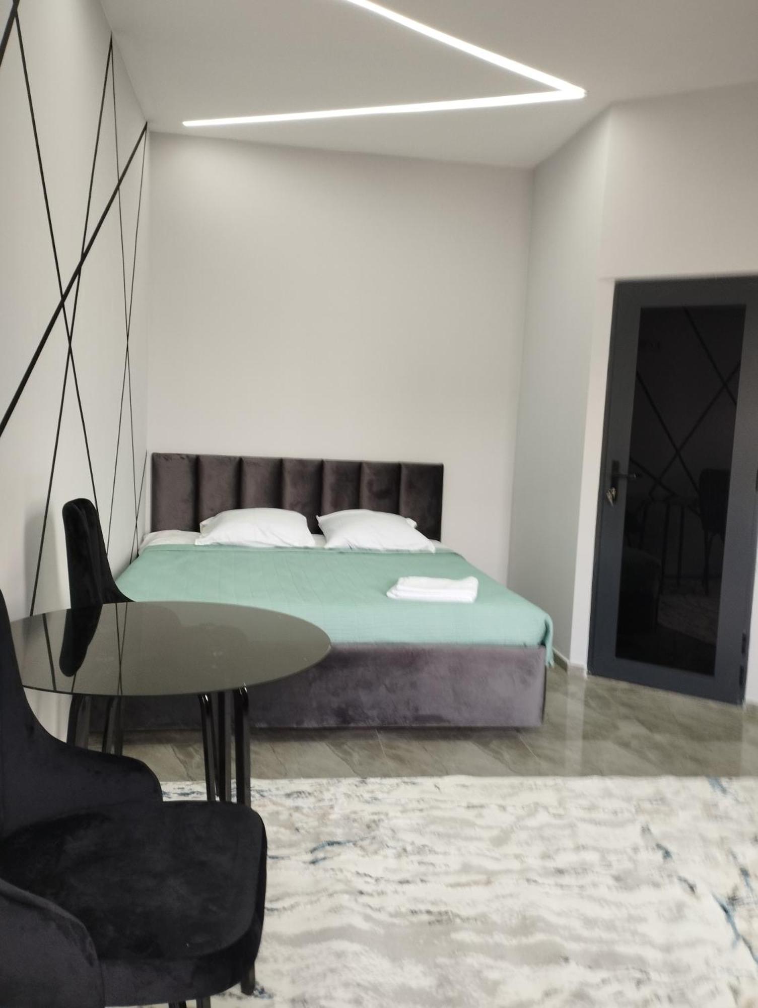 Lumi Hotel Bishkek Ngoại thất bức ảnh